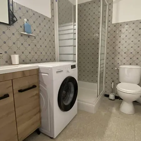 Appartement Avec Parking, Animaux Ok - 4 Pers. - Fr-1-696-136 *